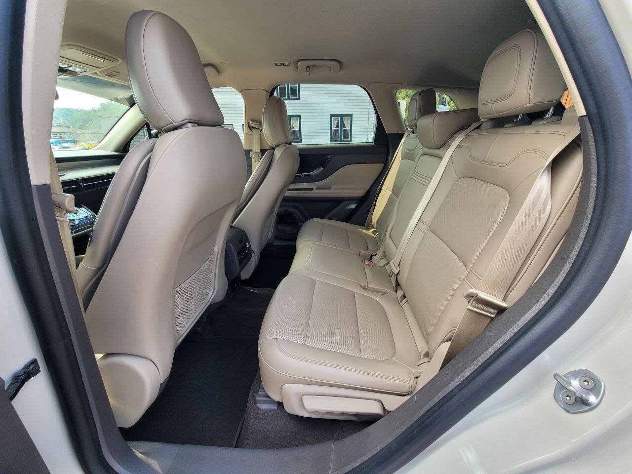 Used 2021 Lincoln Corsair AWD w/ Equipment Group 101A image 15