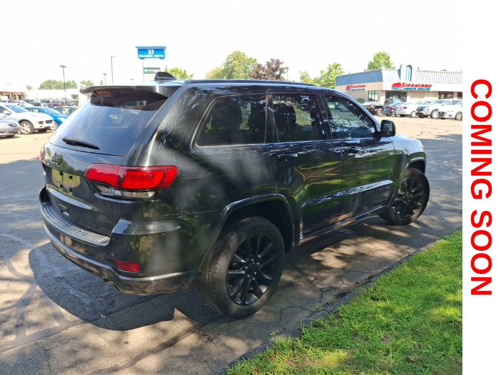 Used 2019 Jeep Grand Cherokee Altitude AWD/4WD image 5