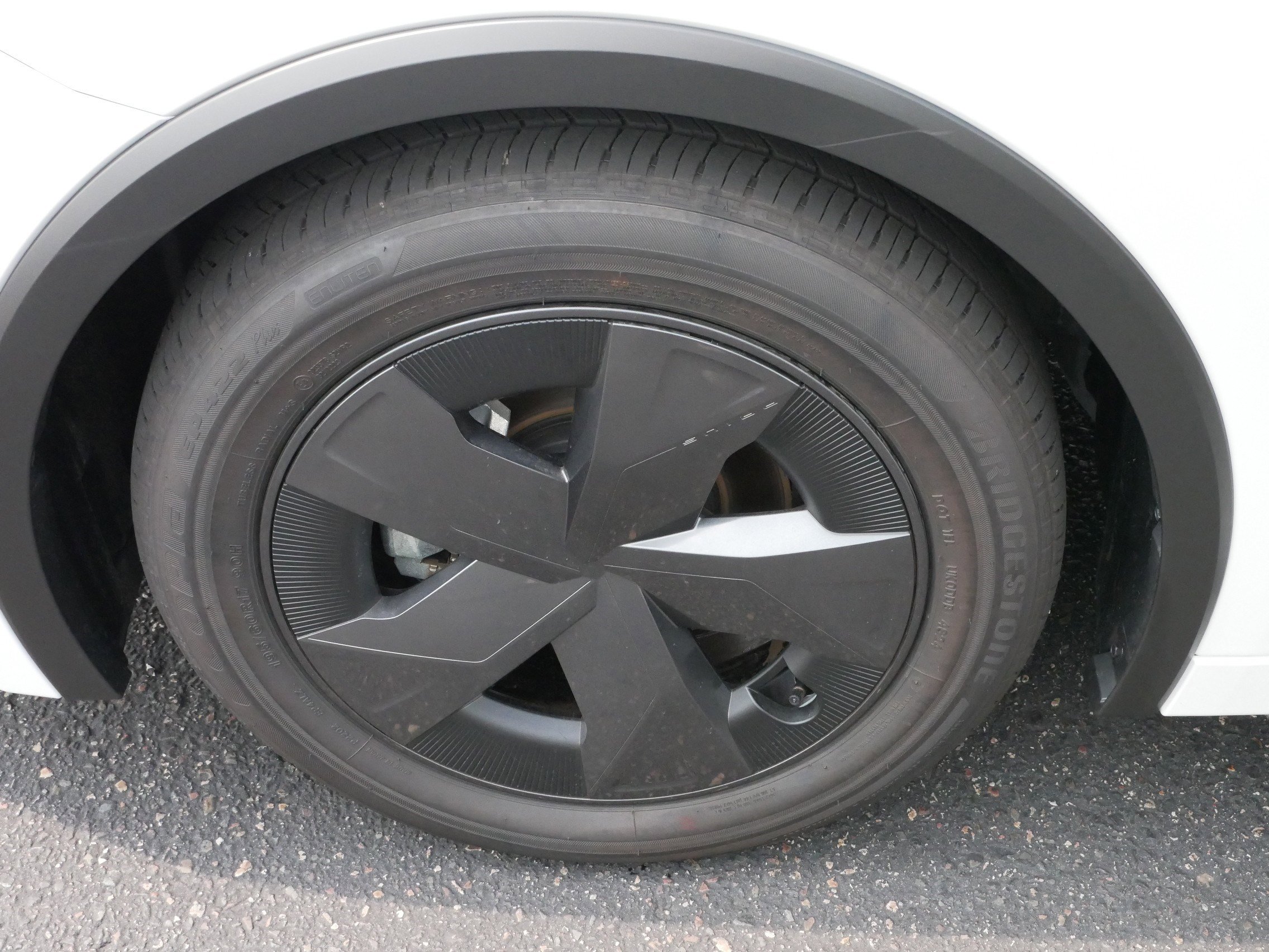 Certified 2024 Toyota Prius LE image 15