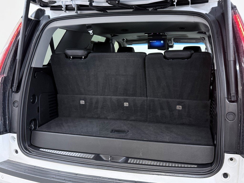 Used 2018 Cadillac Escalade Luxury image 18