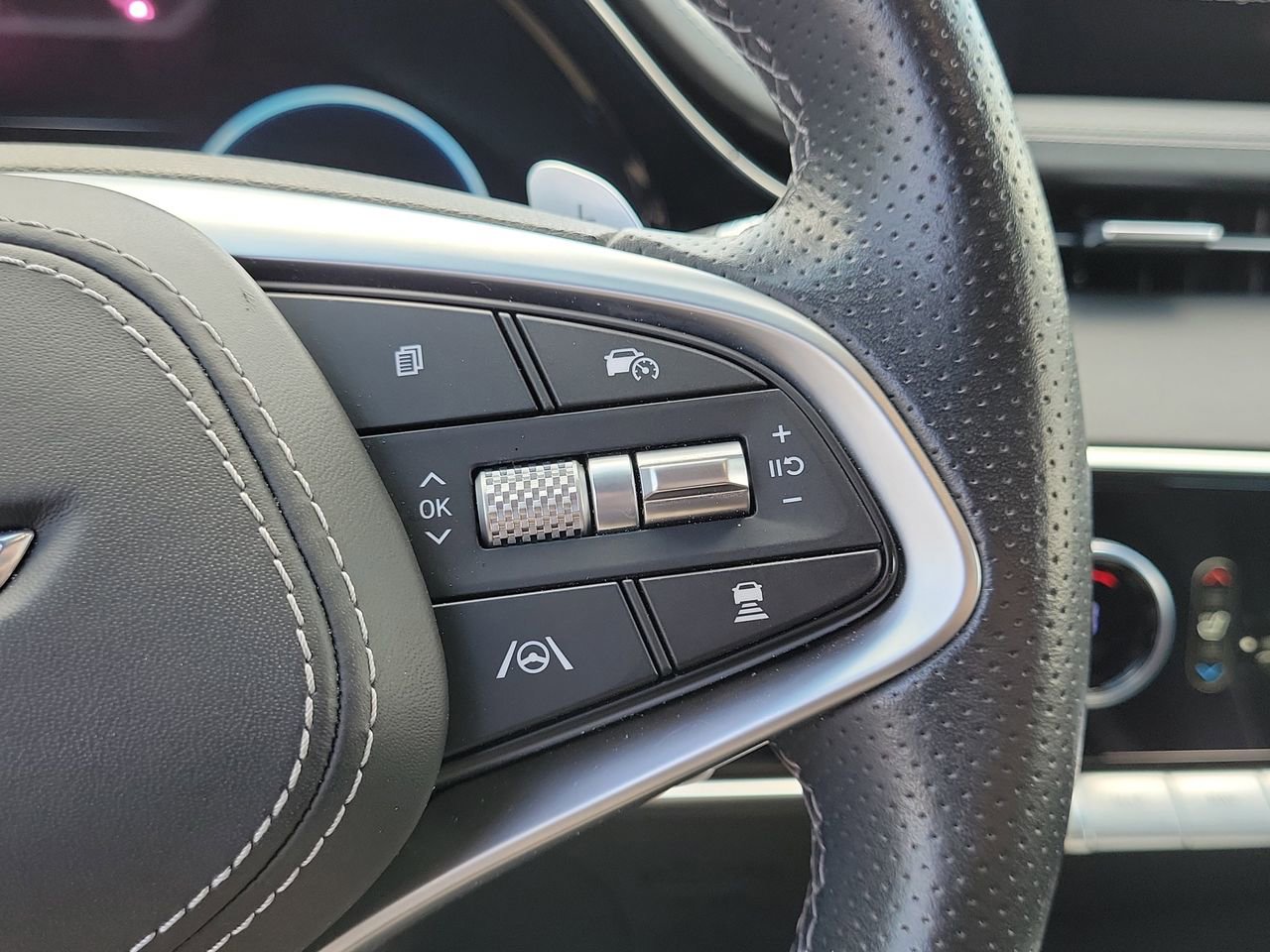 Used 2025 Genesis GV70 2.5T Sport Prestige w/ Sport Prestige Package image 34