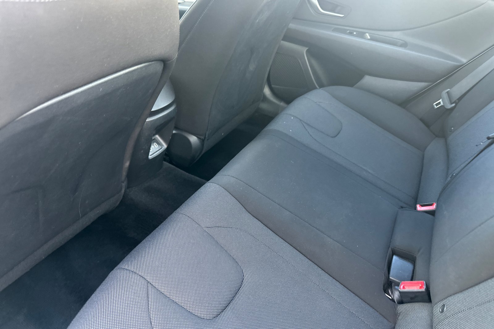 Used 2024 Hyundai Elantra SE FWD image 12