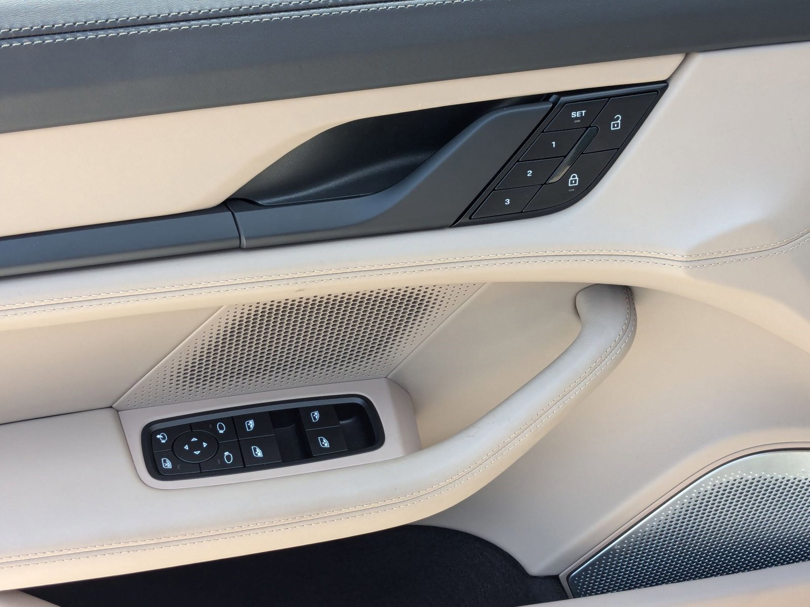 New 2023 Porsche Taycan Turbo image 14