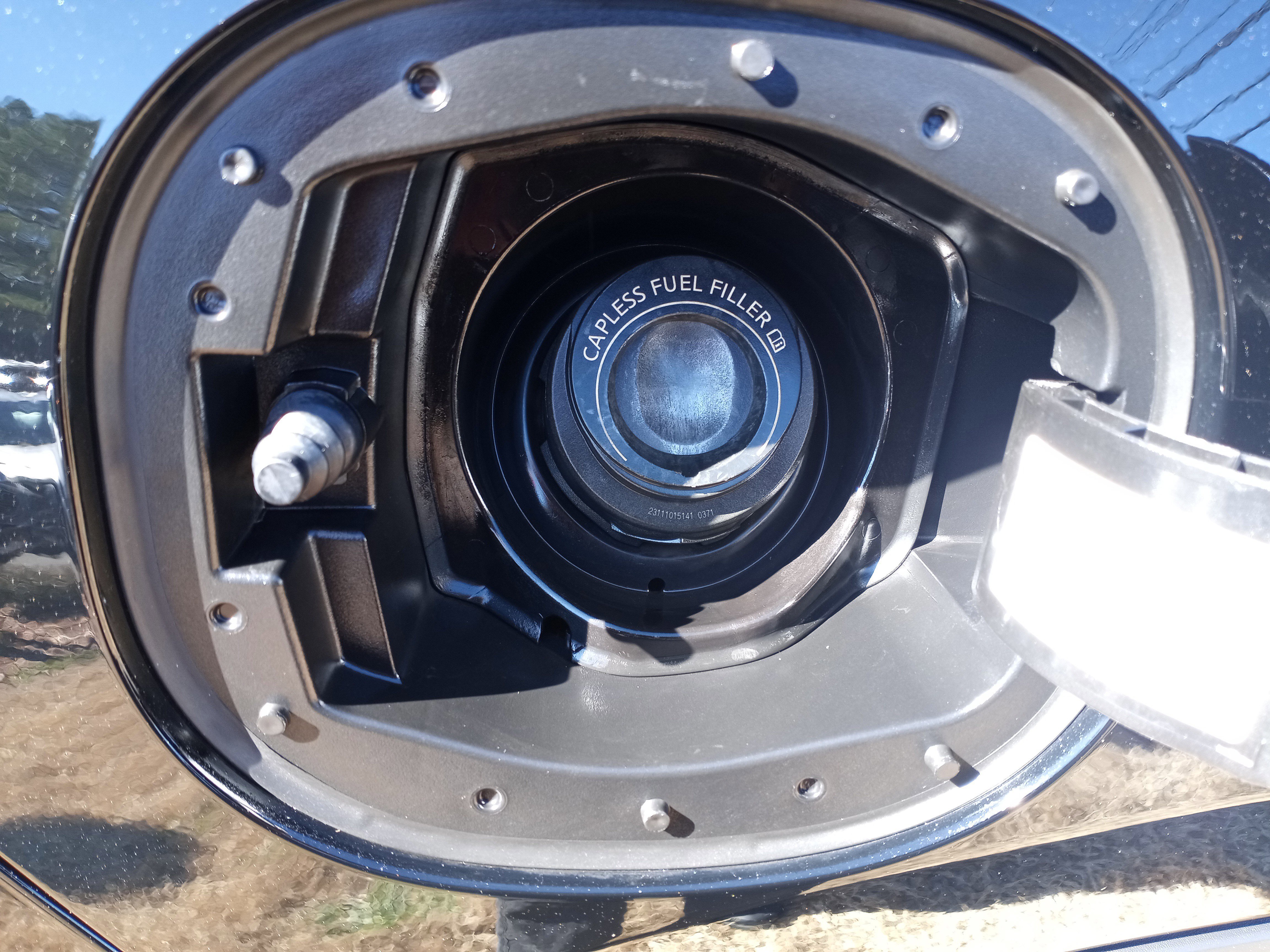 Used 2024 Nissan Rogue SV image 25