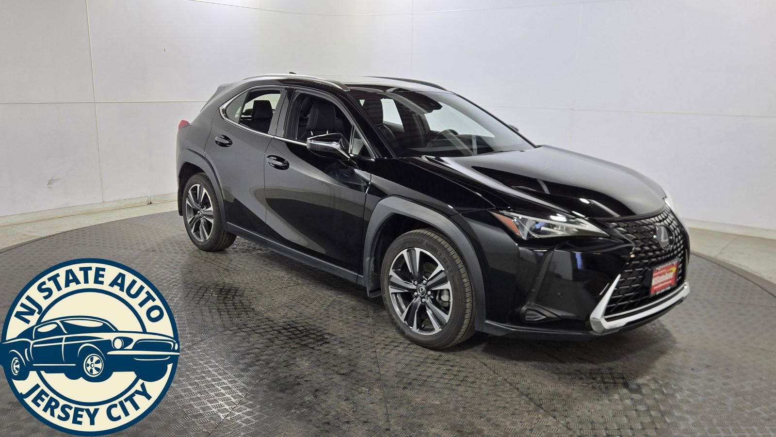 Used 2019 Lexus UX 200 FWD image 1