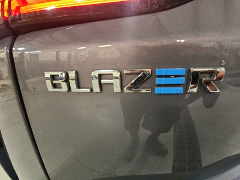 Used 2024 Chevrolet Blazer EV LT AWD/4WD image 37