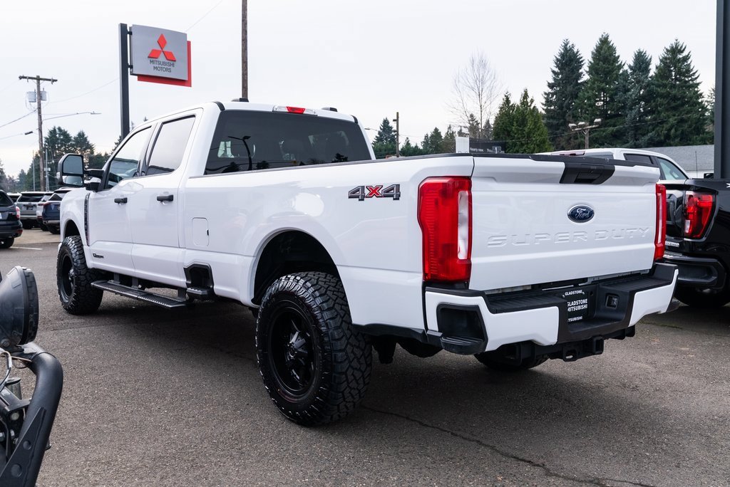 Used 2024 Ford F350 XLT image 4