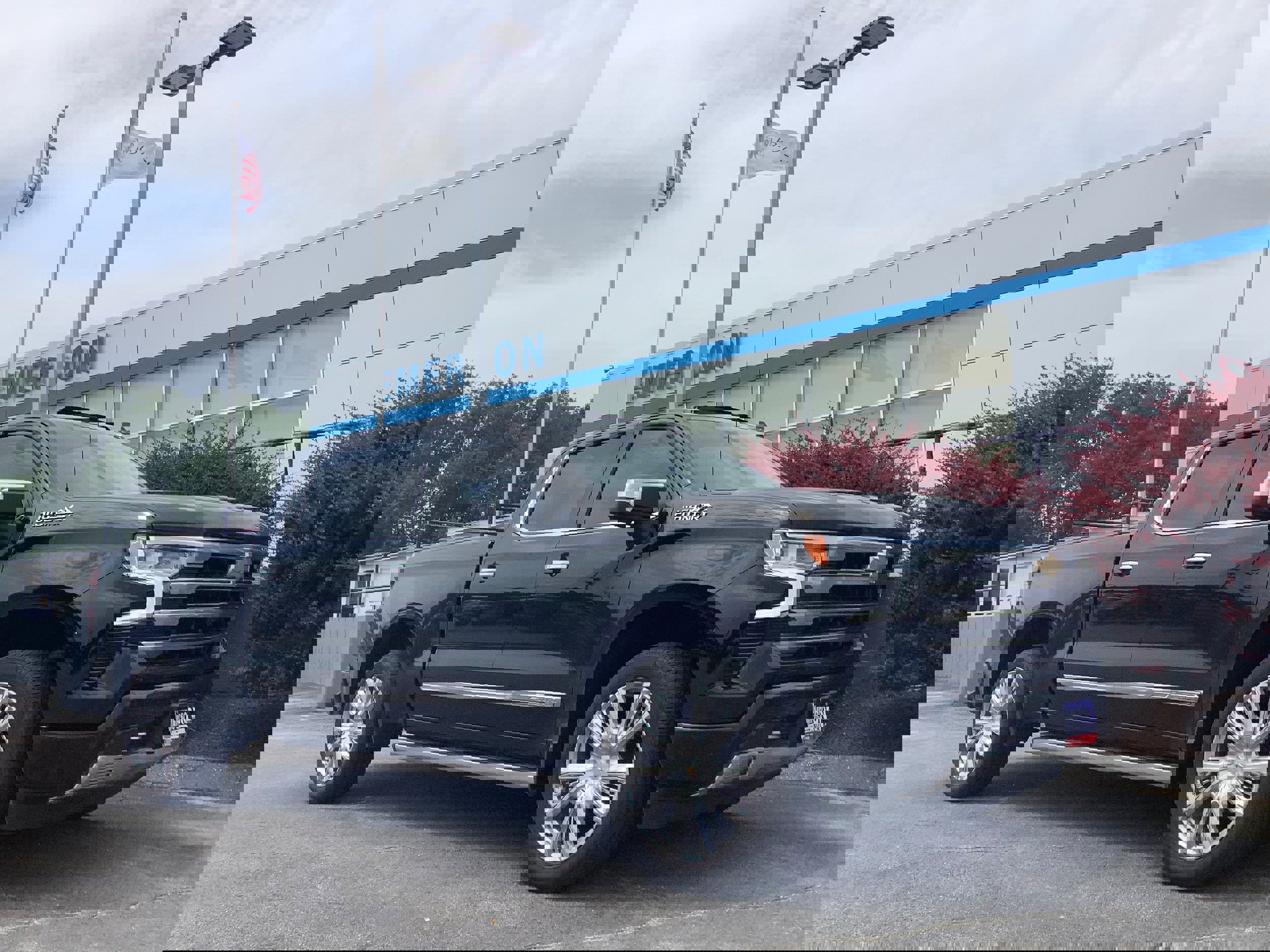 Certified 2023 Chevrolet Silverado 1500 High Country w/ Technology Package image 3