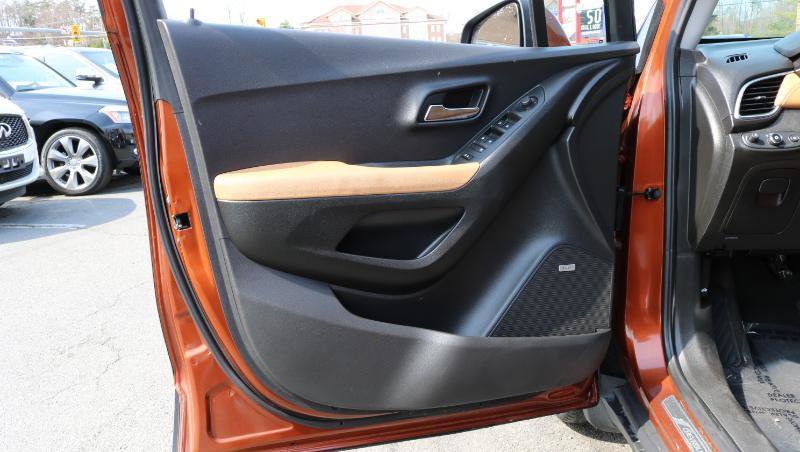 Used 2019 Chevrolet Trax Premier w/ LPO, Protection Package FWD image 9