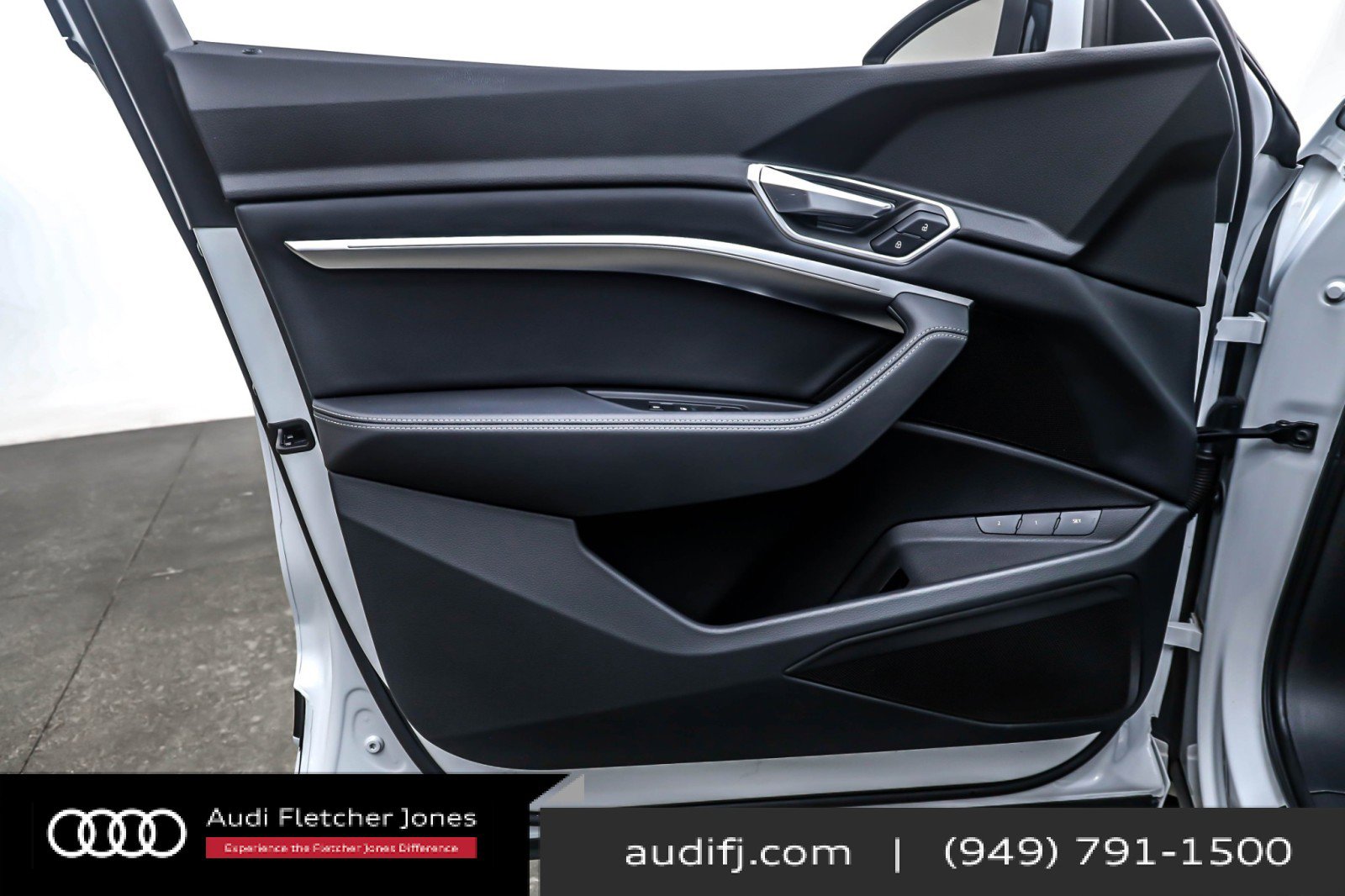 Used 2022 Audi e-tron Premium w/ Convenience Plus Package image 21