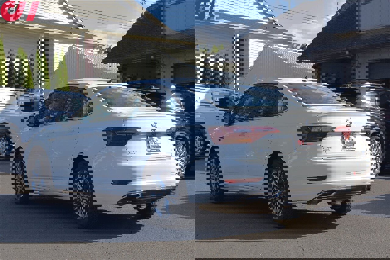 Used 2019 Volkswagen Jetta R-Line image 2