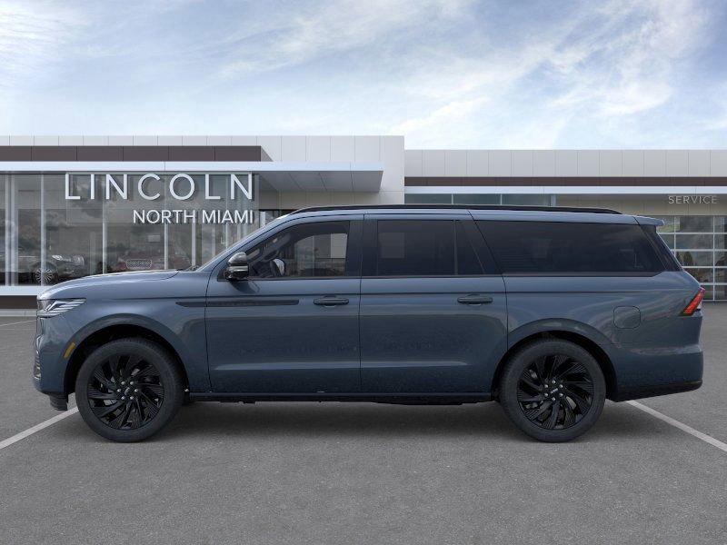 New 2025 Lincoln Navigator L Reserve w/ Jet Appearance Package image 3