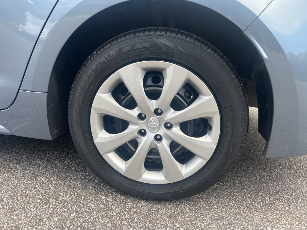 Used 2025 Toyota Corolla LE FWD image 20