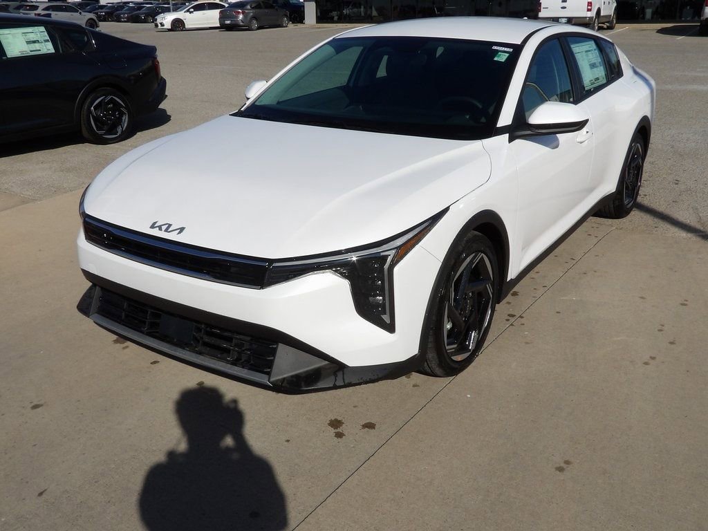 Used 2025 Kia K4 EX FWD image 2
