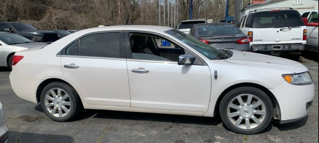 Used 2012 Lincoln MKZ FWD image 5