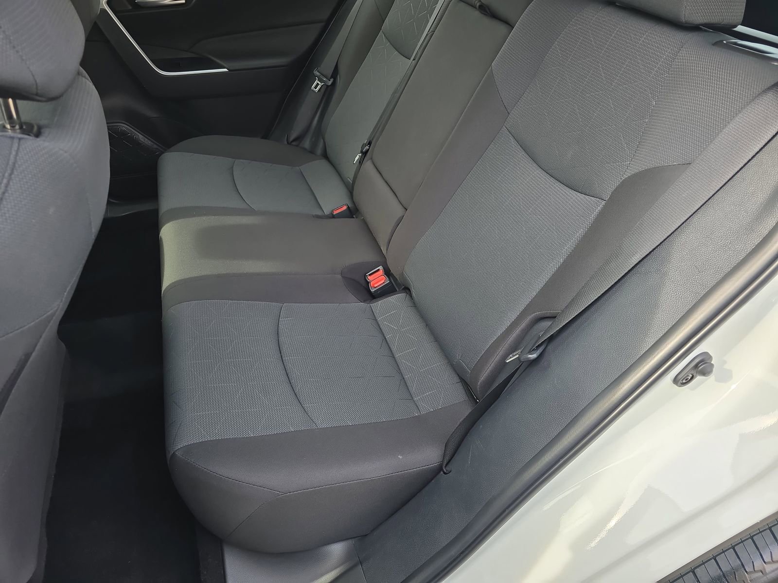 Used 2025 Toyota RAV4 XLE image 19