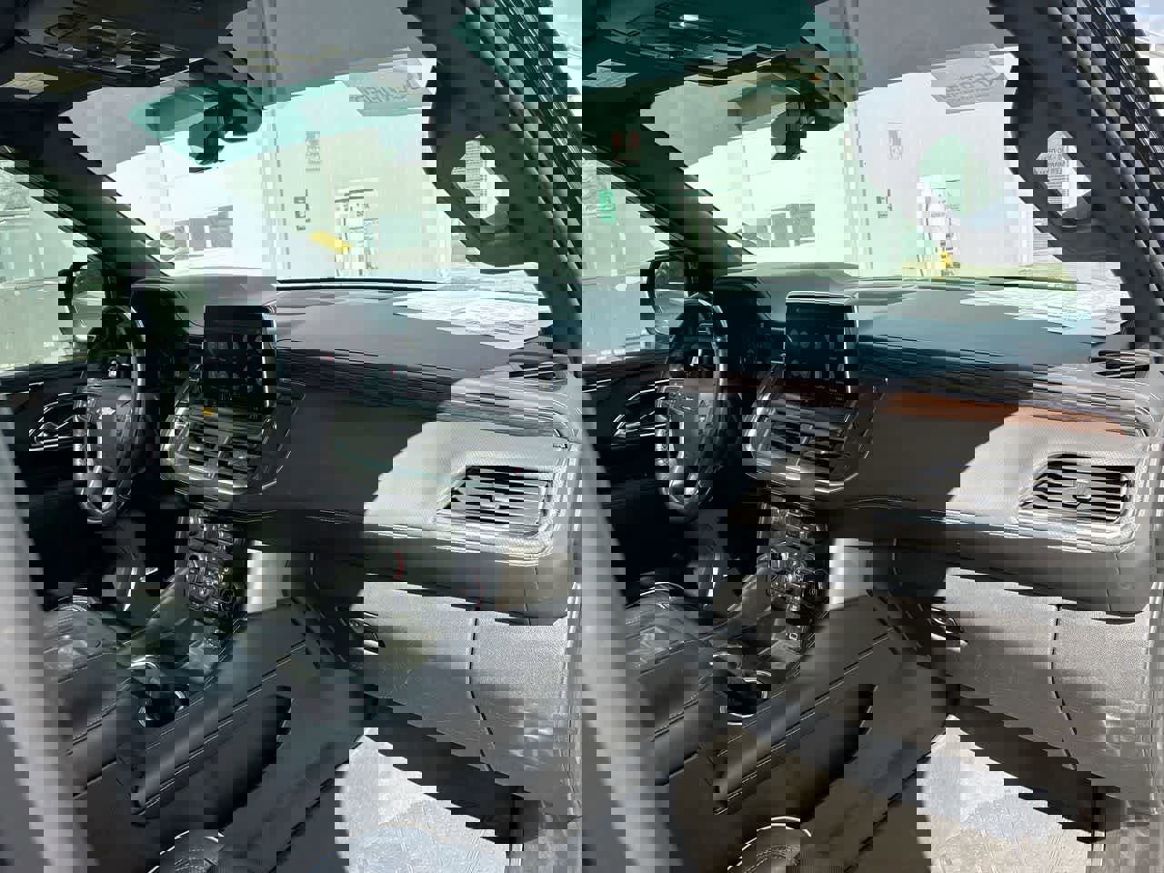 Used 2021 Chevrolet Tahoe Premier w/ Premium Package image 30