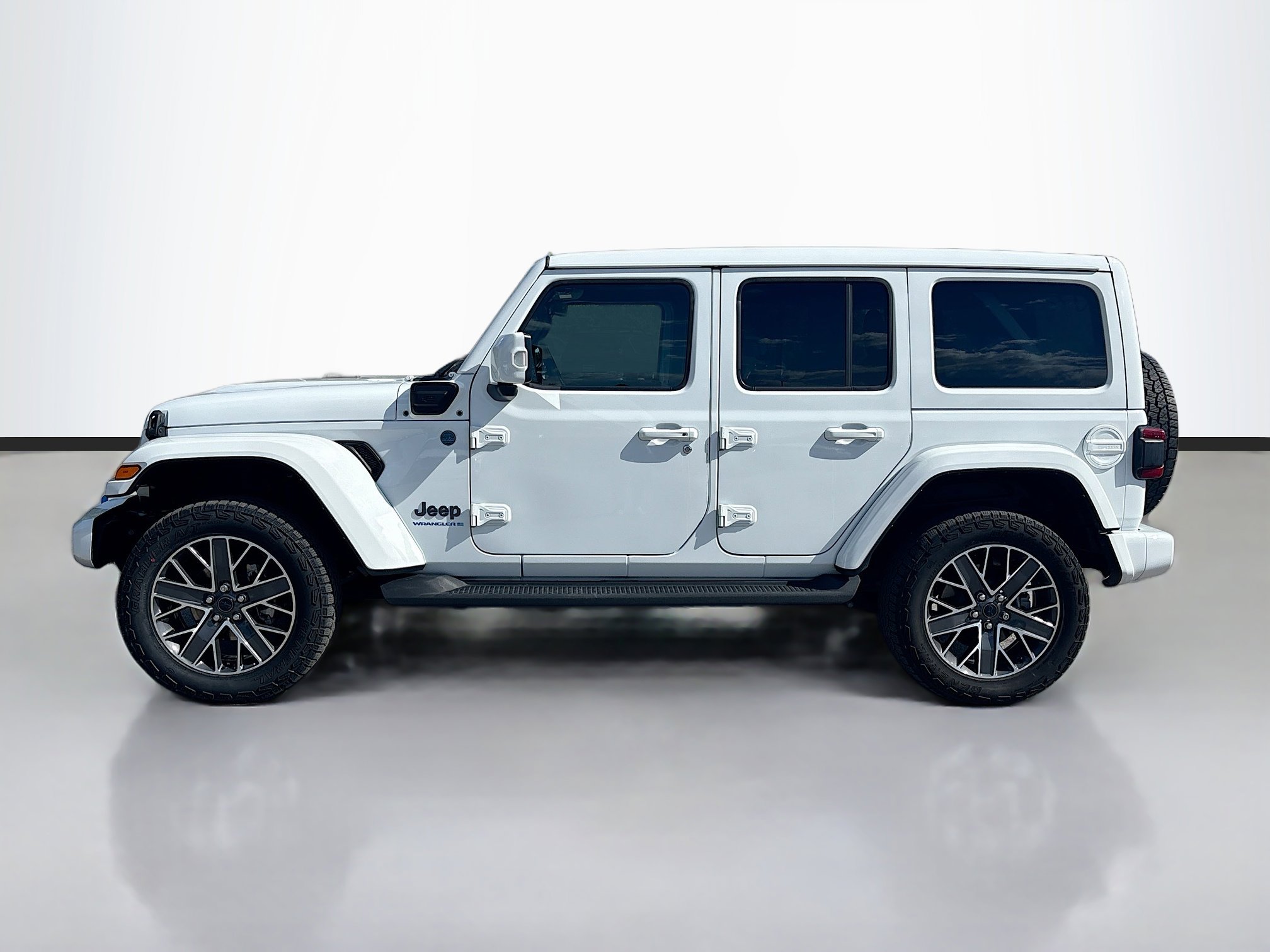 Used 2024 Jeep Wrangler High Altitude AWD/4WD image 2