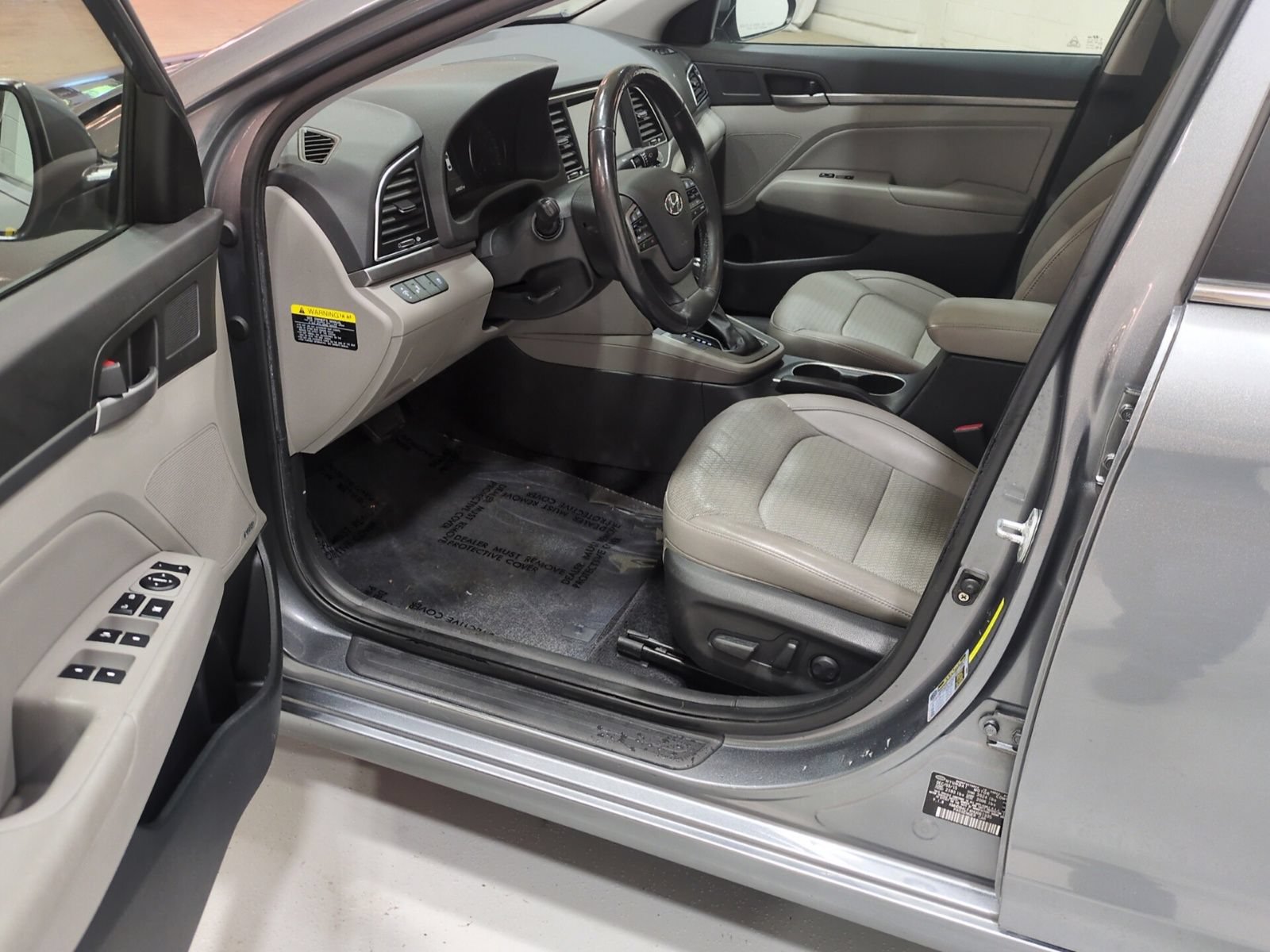 Used 2017 Hyundai Elantra Limited w/ Limited Tech Package 04 FWD image 13