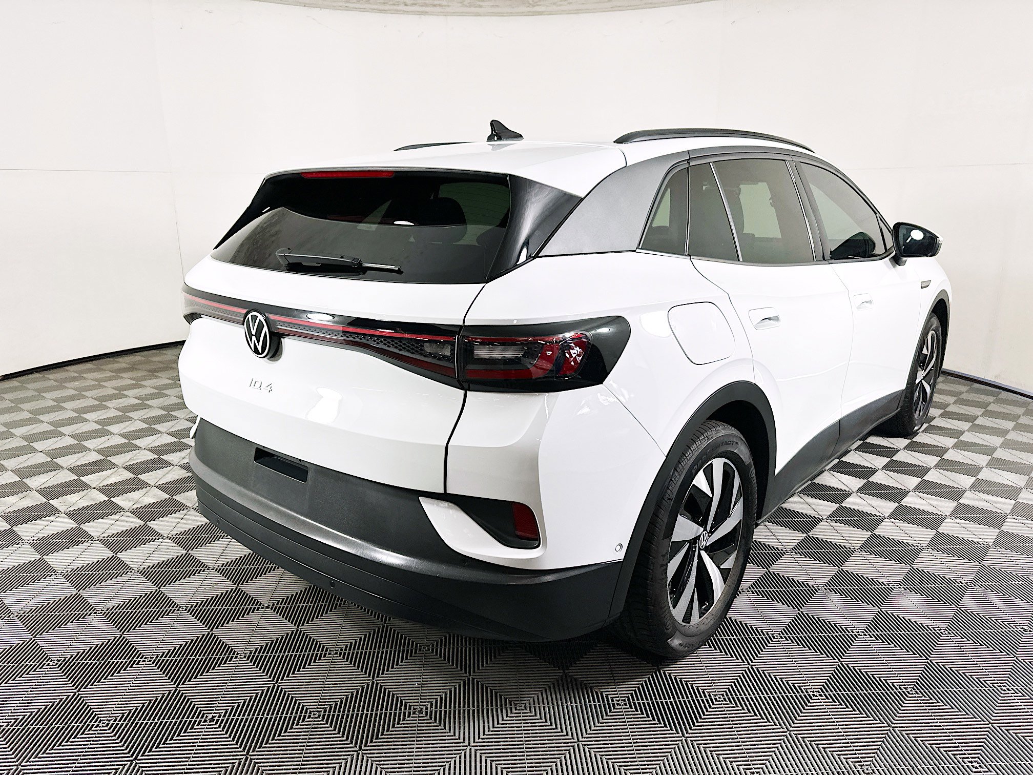 Used 2023 Volkswagen ID.4 Pro image 3