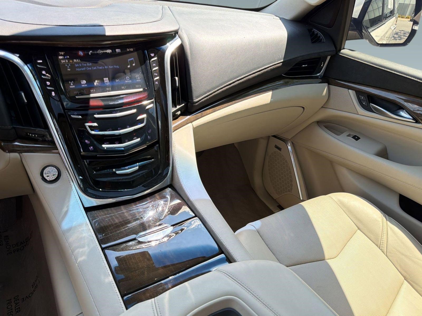 Used 2019 Cadillac Escalade ESV Luxury RWD image 24