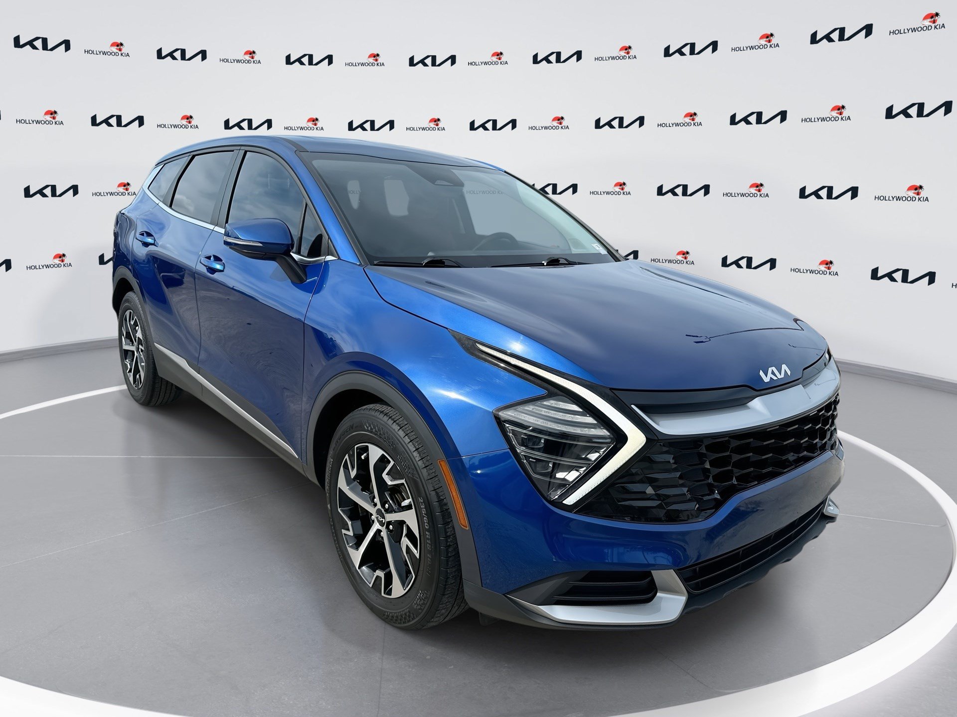 Used 2024 Kia Sportage EX FWD image 1