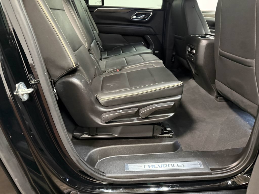 Used 2024 Chevrolet Suburban Premier AWD/4WD image 63