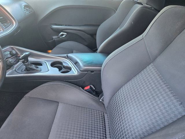 Used 2019 Dodge Challenger R/T w/ Driver Convenience Group RWD image 9