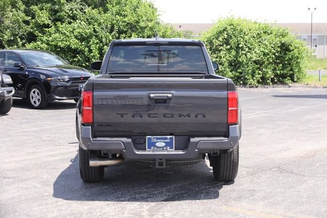 Used 2025 Toyota Tacoma TRD Sport w/ TRD Sport Premium Package AWD/4WD image 6