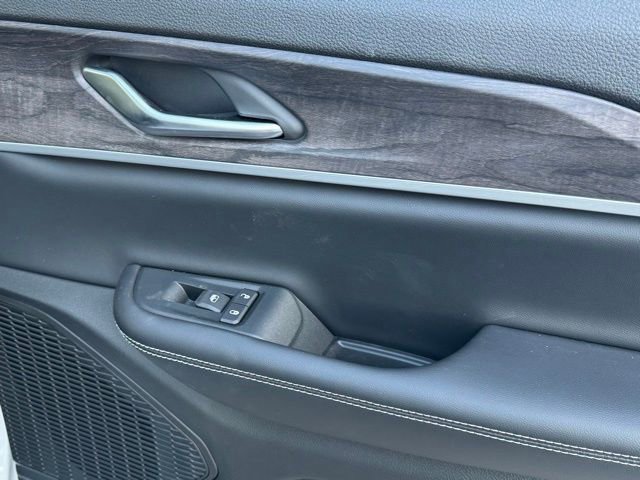 Certified 2024 Jeep Grand Cherokee Limited w/ Black Appearance Package image 24