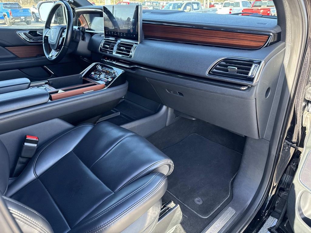 Used 2024 Lincoln Navigator L 4WD image 28