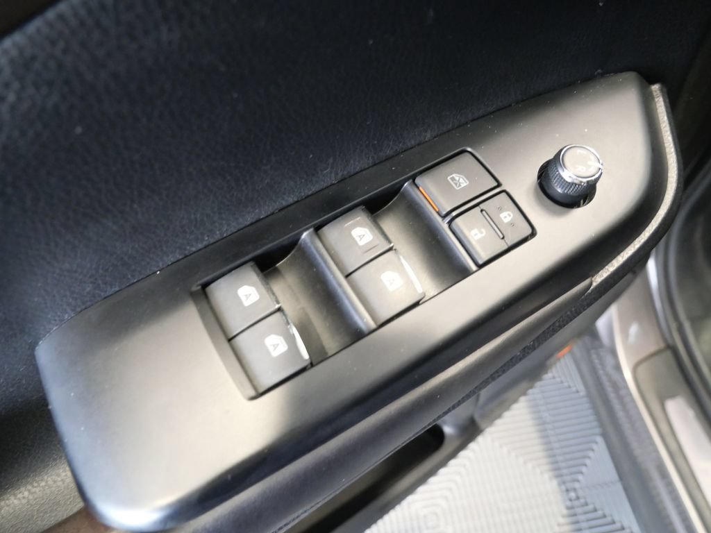 Used 2016 Toyota Highlander Limited AWD/4WD image 16