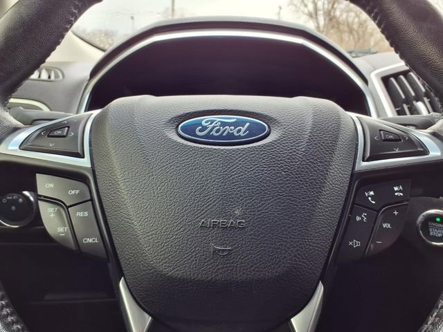 Used 2020 Ford Edge Titanium image 16