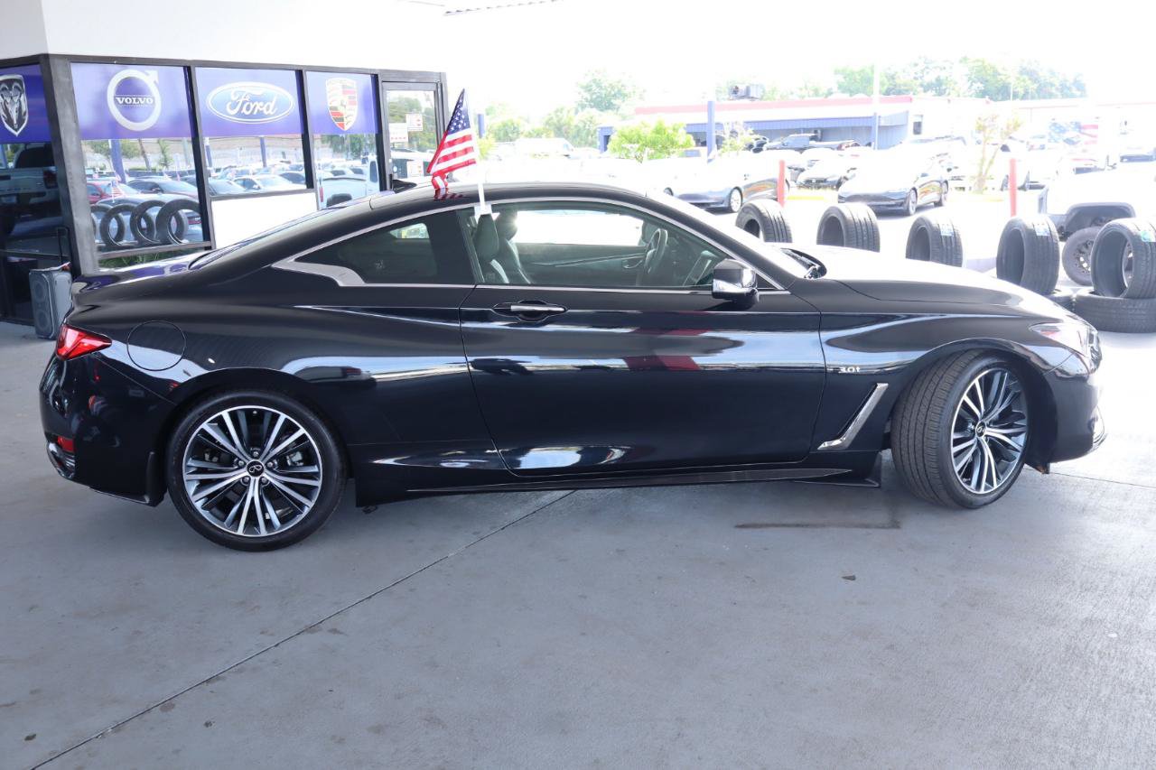 Used 2020 INFINITI Q60 3.0t Luxe w/ Essential Package RWD image 4