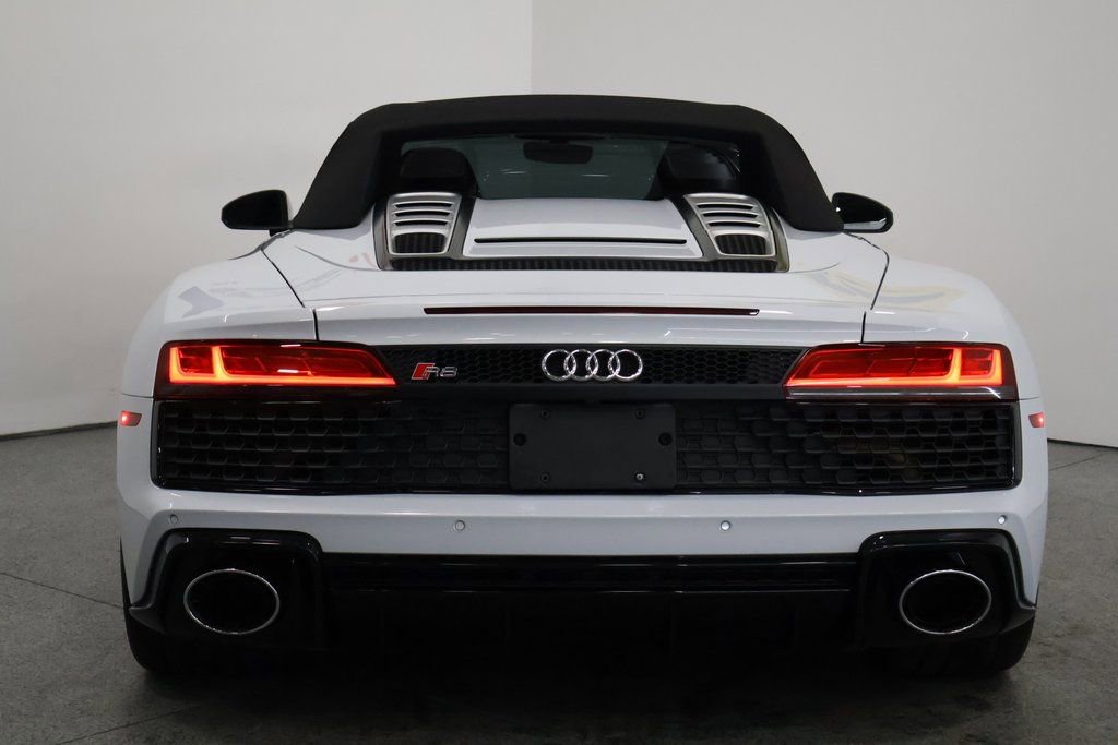 Used 2021 Audi R8 V10 w/ Premium Package RWD image 11