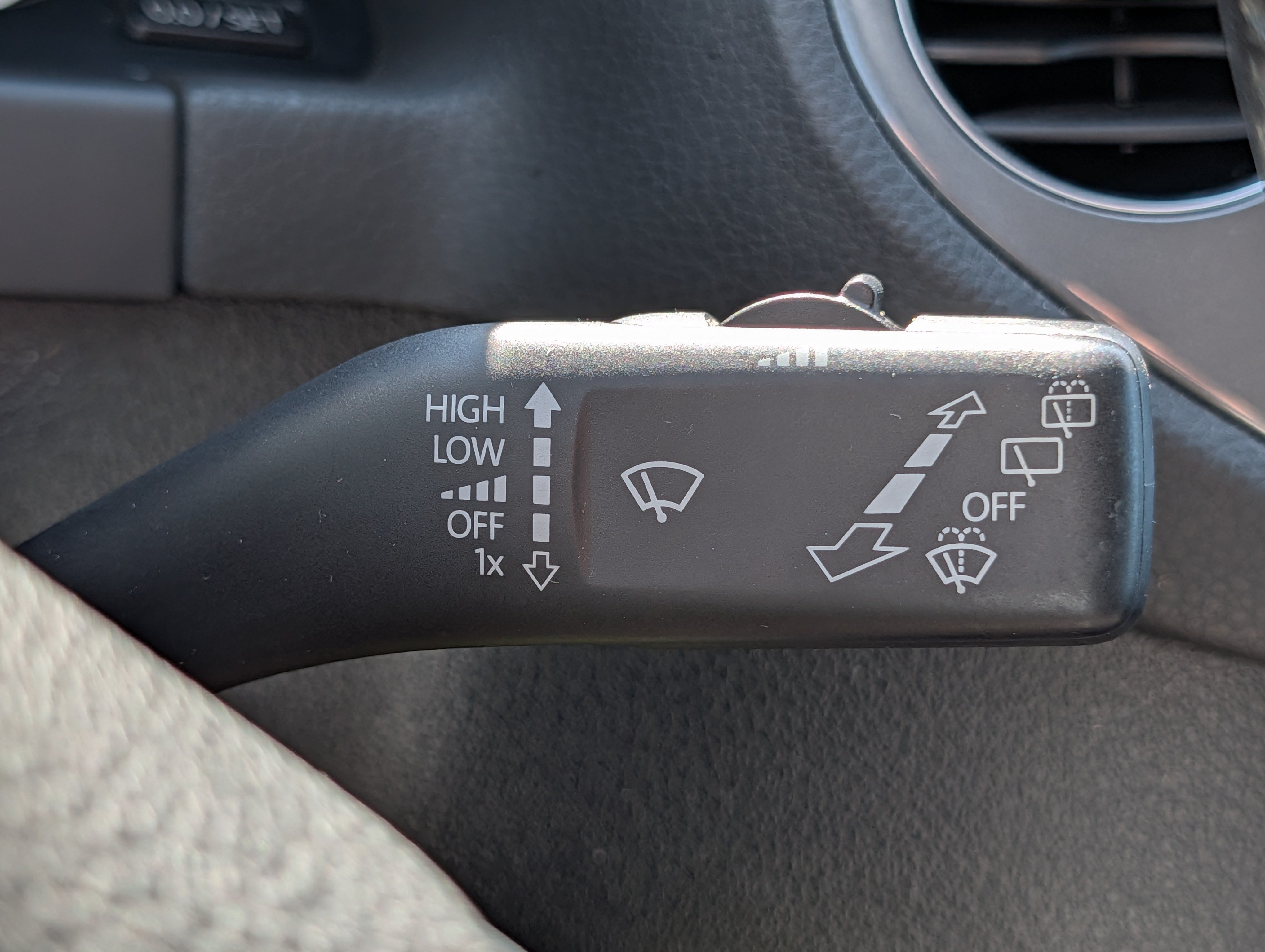 Used 2014 Volkswagen Tiguan S AWD/4WD image 29