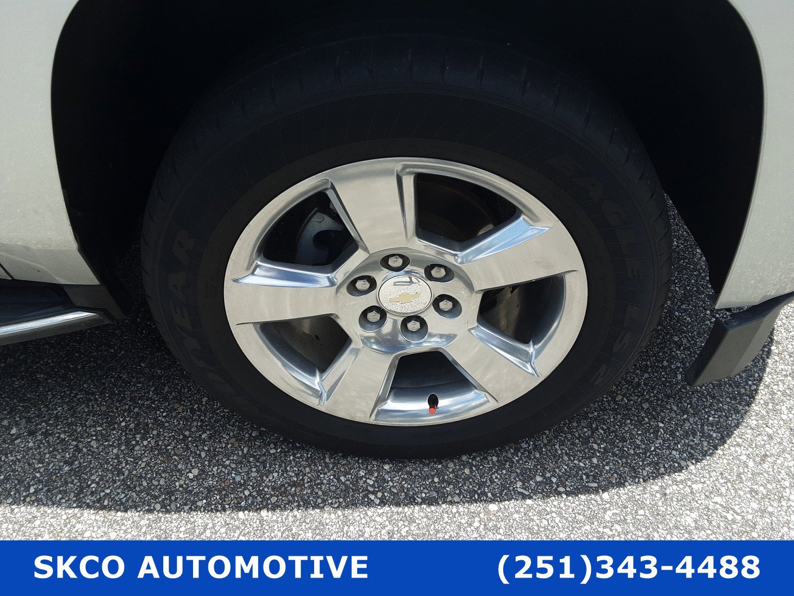 Used 2018 Chevrolet Suburban Premier RWD image 9
