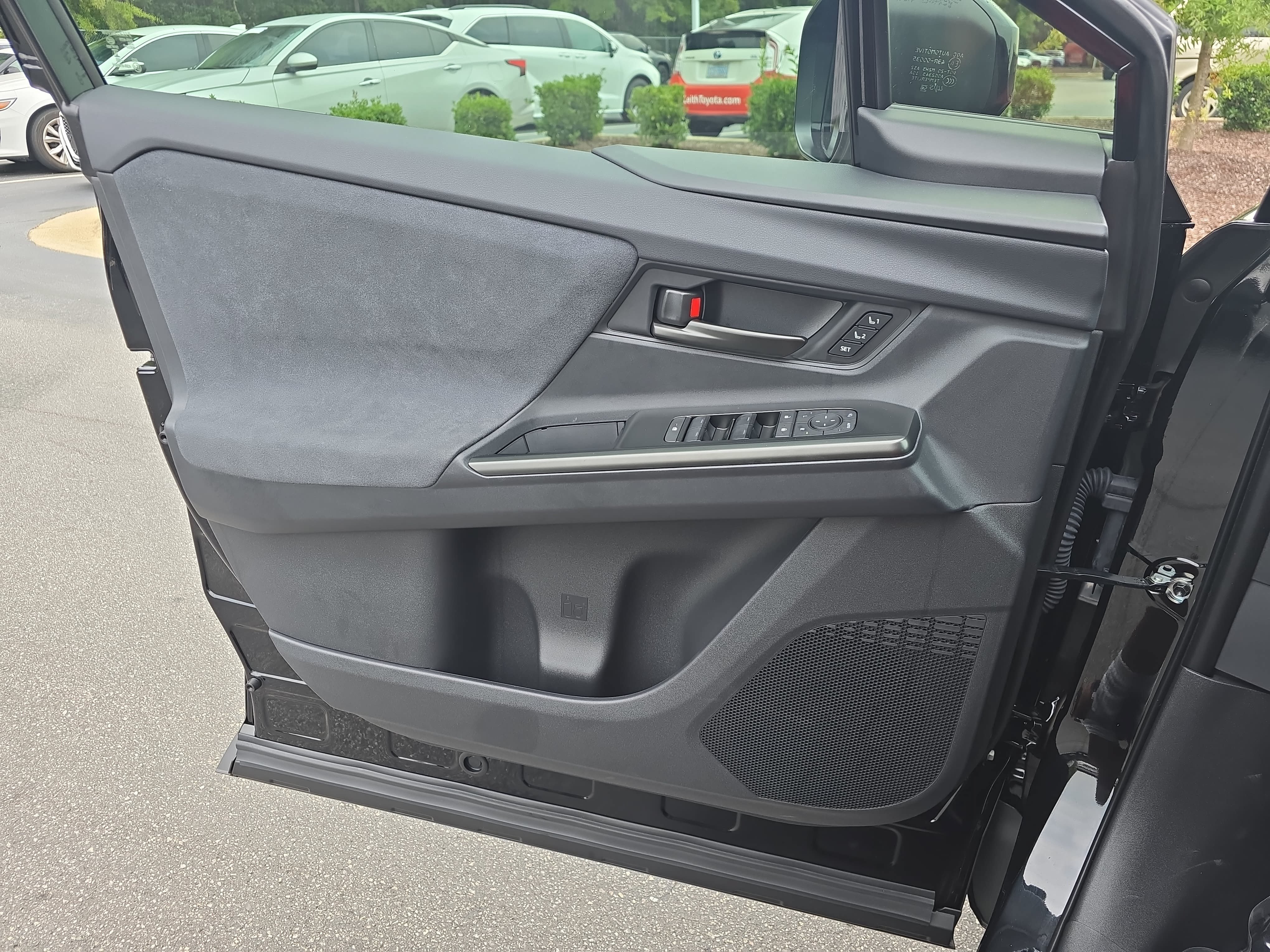 New 2026 Toyota C-HR AWD/4WD image 27