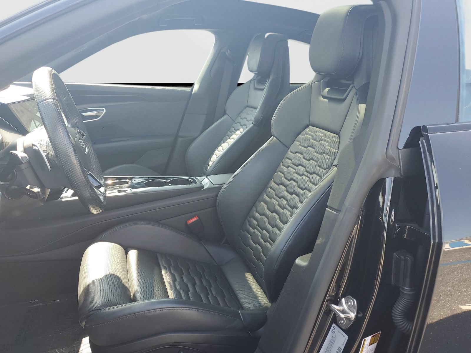 Used 2024 Audi e-tron GT Premium Plus AWD/4WD image 18