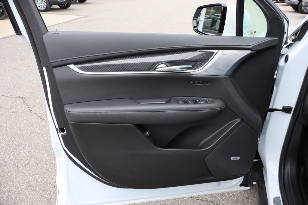 Certified 2024 Cadillac XT6 Sport w/ LPO, Floor Liner Package AWD/4WD image 10