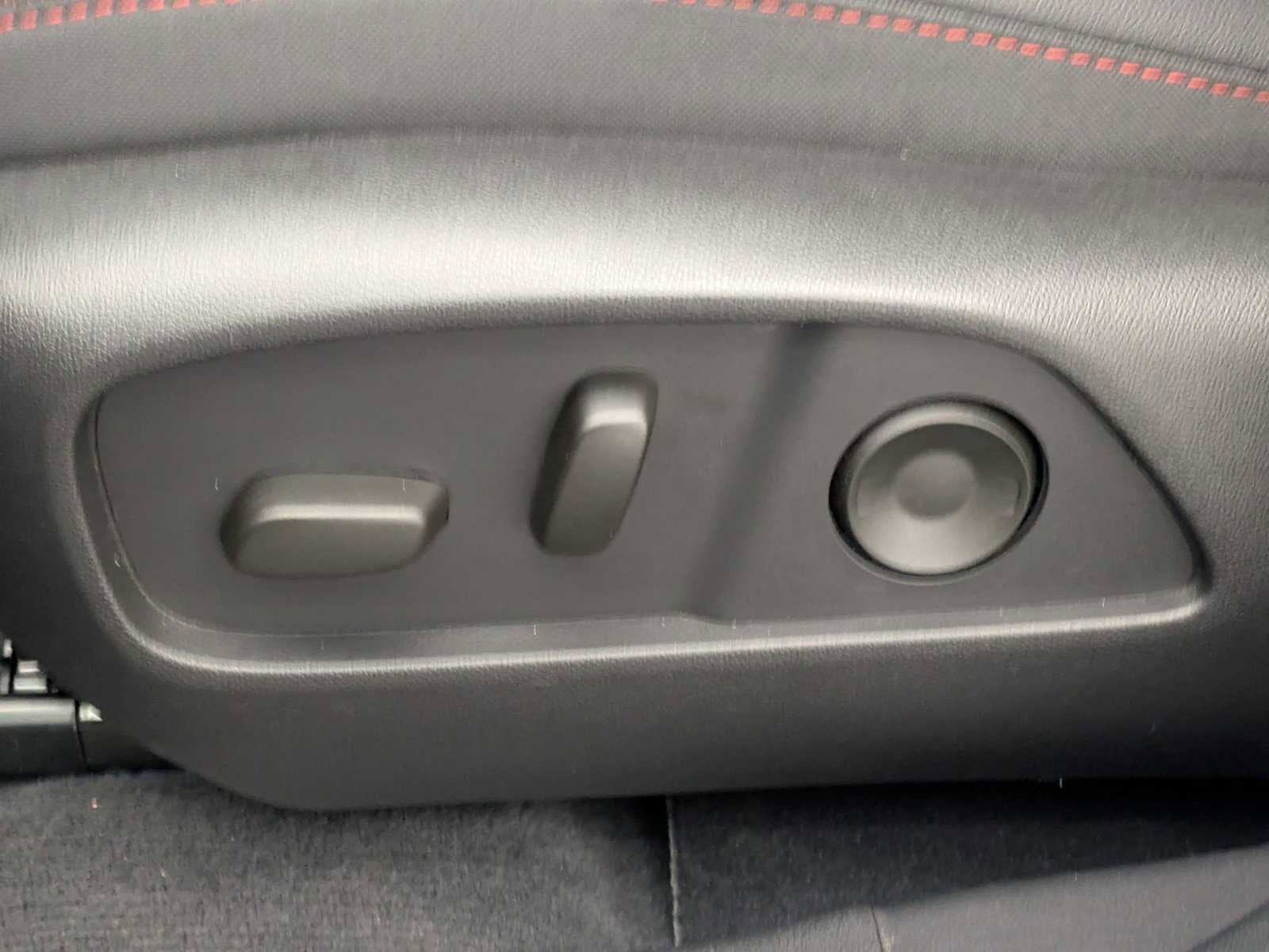 Used 2025 Chevrolet Equinox RS image 18