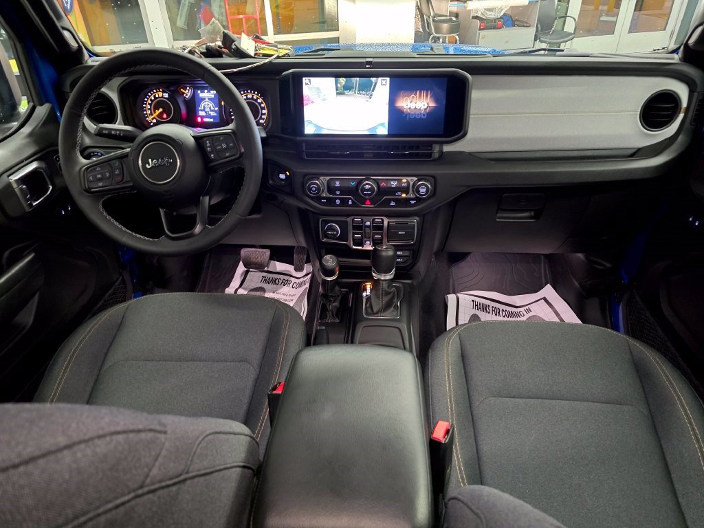 Used 2025 Jeep Gladiator Sport AWD/4WD image 34