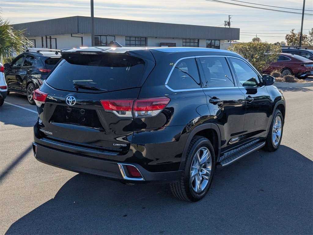 Used 2018 Toyota Highlander Limited Platinum image 5