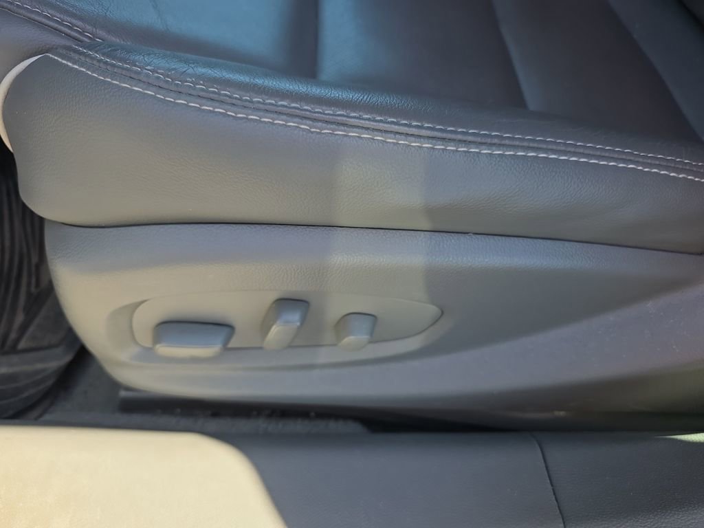Used 2018 Chevrolet Impala Premier FWD image 13
