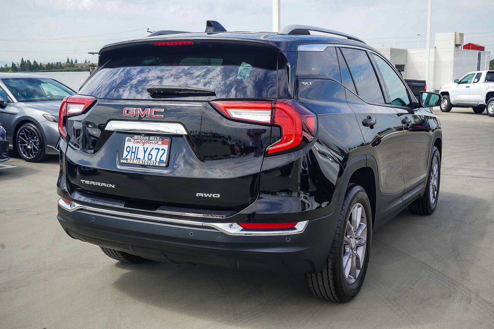 Used 2022 GMC Terrain SLT w/ Tech Package AWD/4WD image 7
