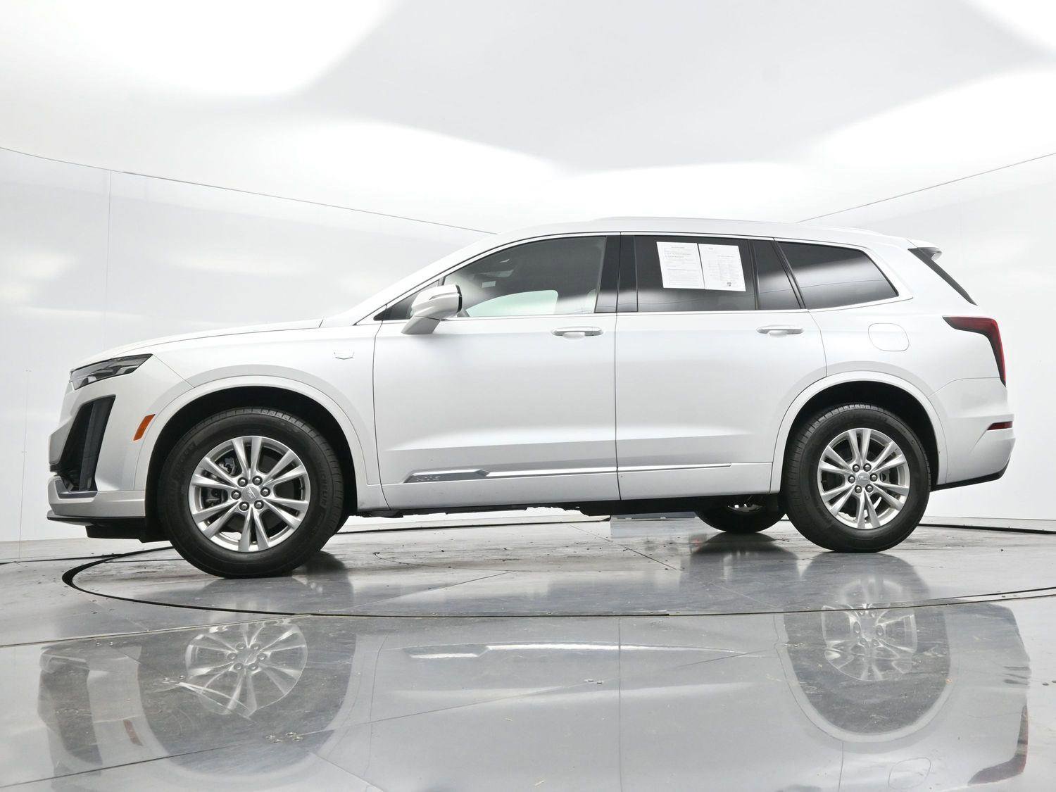 Certified 2025 Cadillac XT6 Luxury FWD image 54