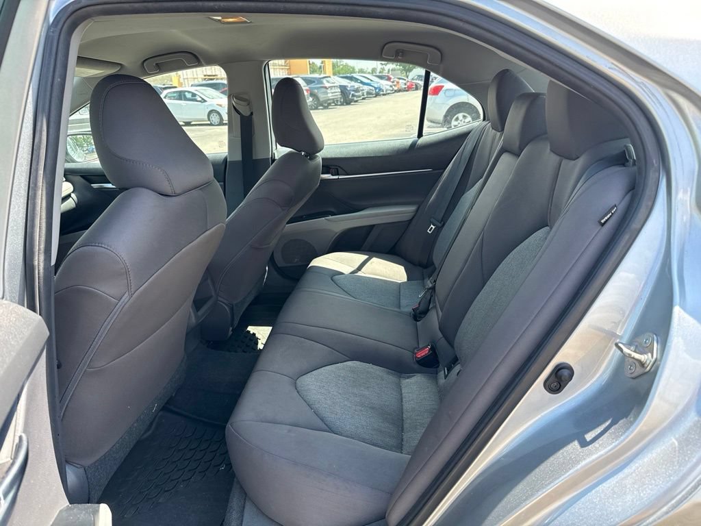 Used 2019 Toyota Camry LE w/ Convenience Package FWD image 12