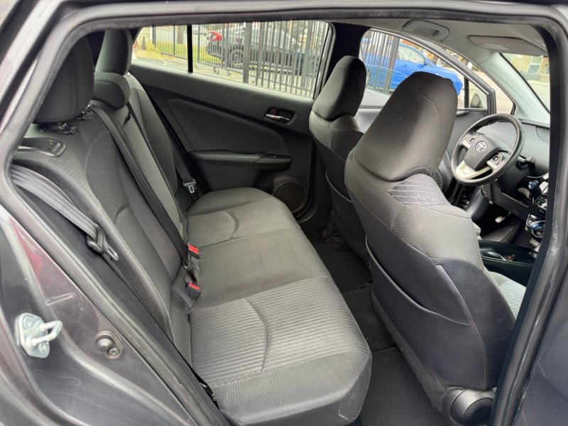Used 2017 Toyota Prius Two w/ Prius Two Safety Plus Package FWD image 21