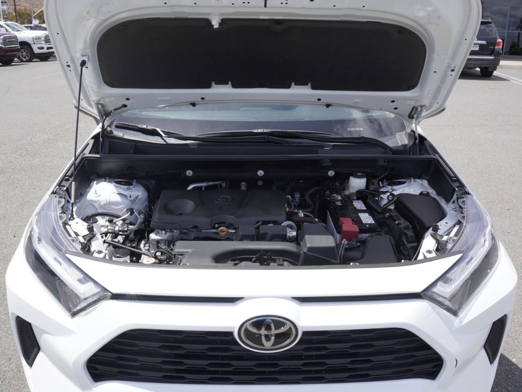 Used 2023 Toyota RAV4 XLE FWD image 4