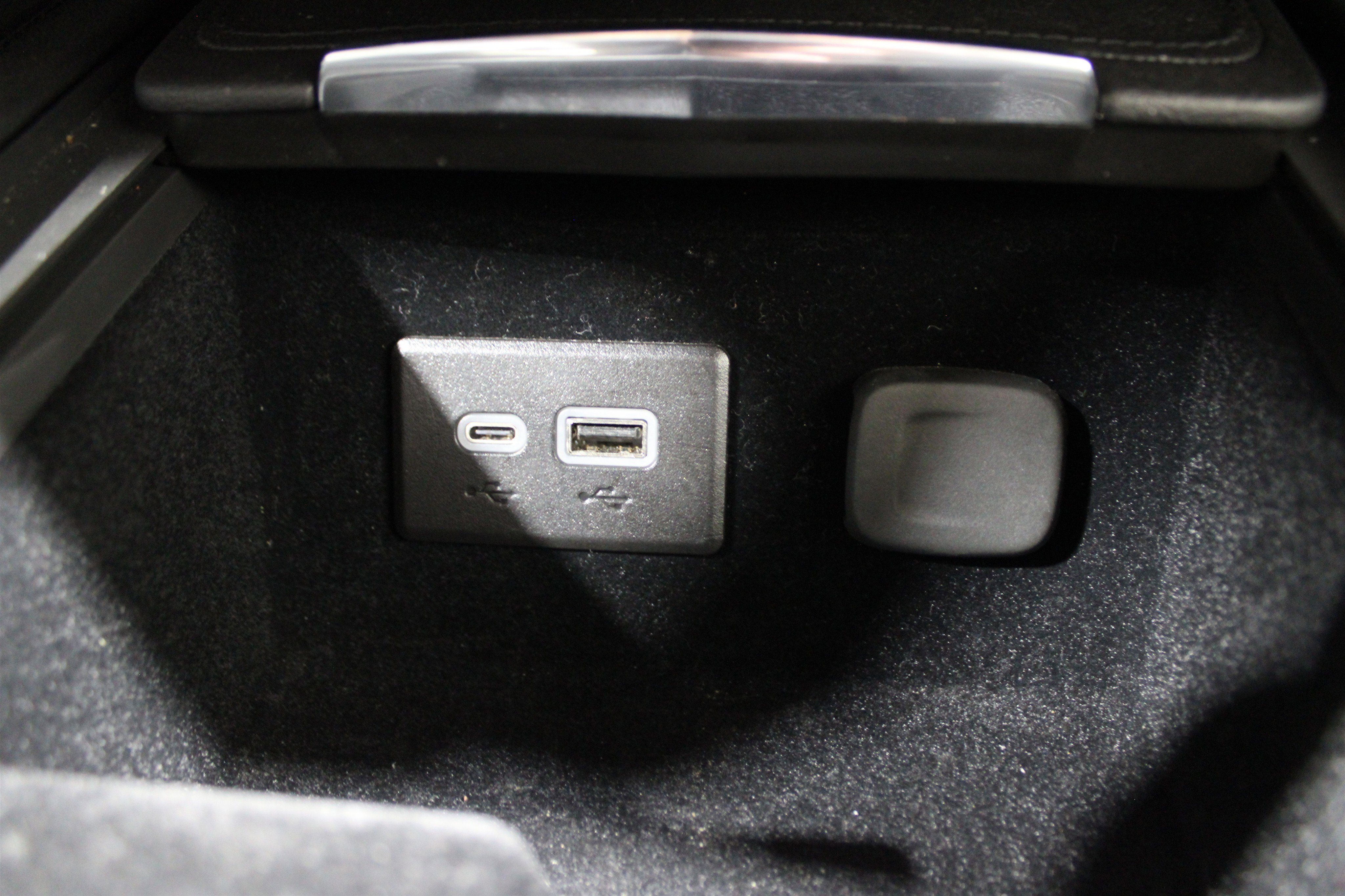 Used 2025 Cadillac XT4 Premium Luxury image 21